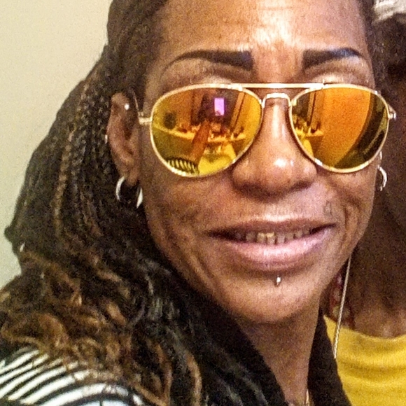 Meet your Posher, Nicki Nicole - Picture 11 of 14